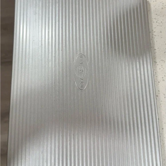 USA Pan Bakeware Rectangular Cake Baking Pan - 9x13 Nonstick & Quick Release - Picture 2 of 4